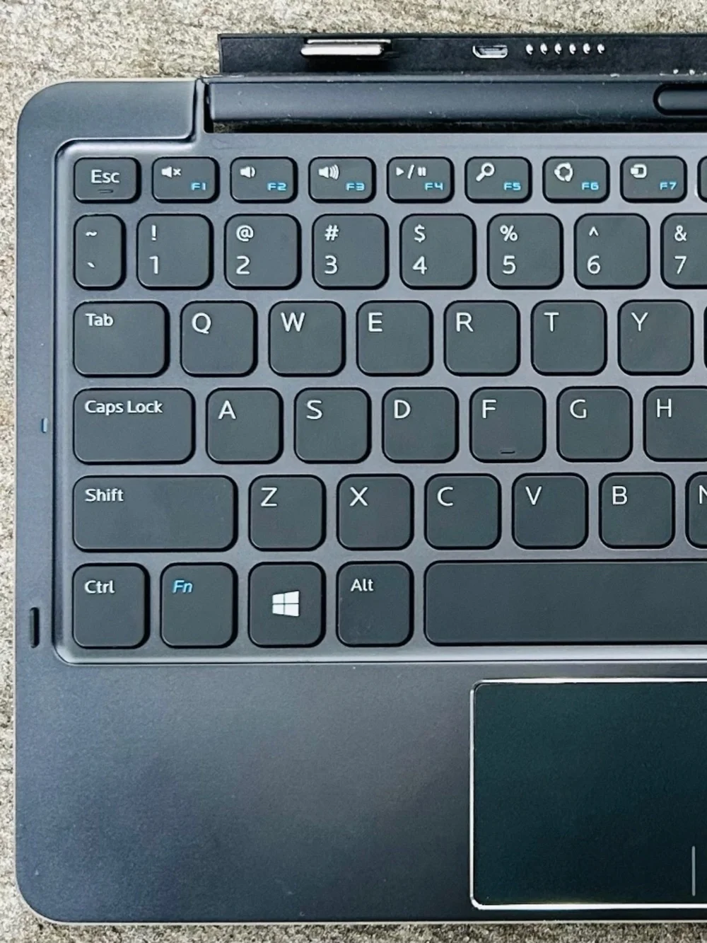 Dell Venue 11 Pro Mobile Keyboard Dock K12A 0D1R74 with Battery